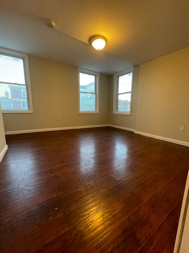 Photo - 316 W Gray St