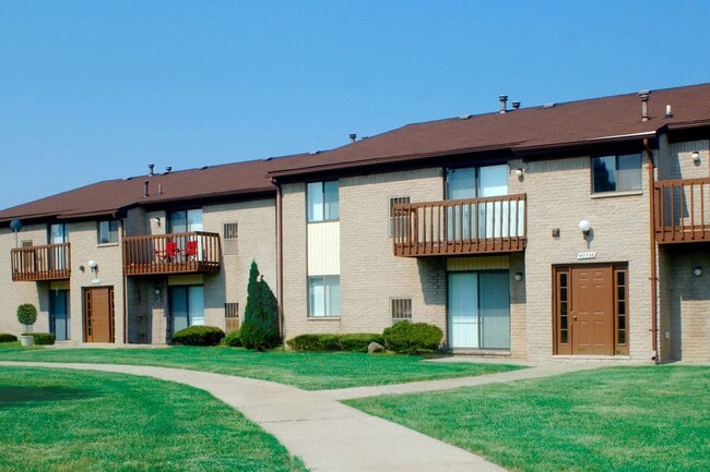 Building Exterior - Autumn Ridge