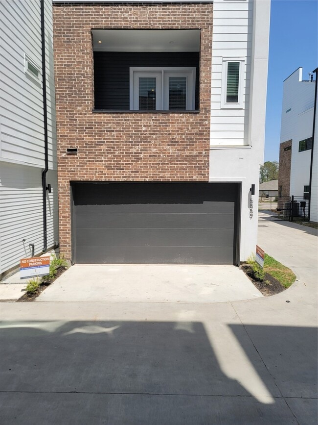 Photo - 5859 Dolores St