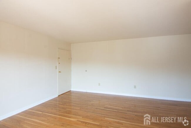 Building Photo - 9 Koster Blvd Unit B Rental
