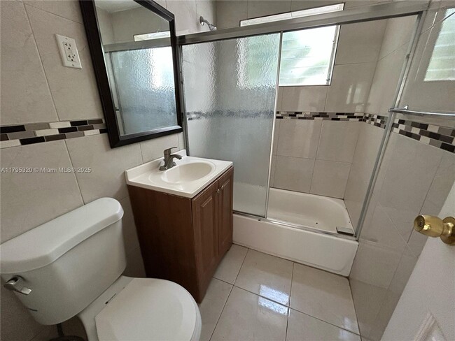 Photo - 8321 Crespi Blvd Unit 1