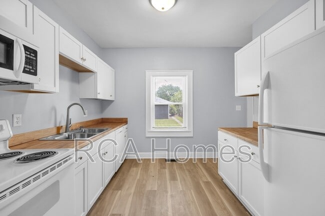 Photo - 1113 N Oxford St