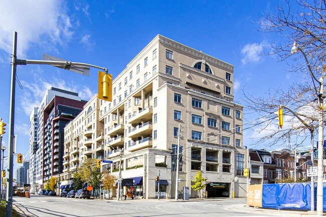 Building Photo - 550-550 Front St W