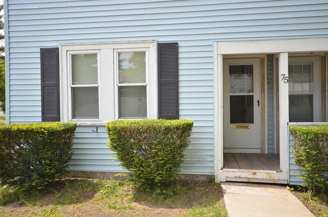 Building Photo - 75 Beacon St Unit 1