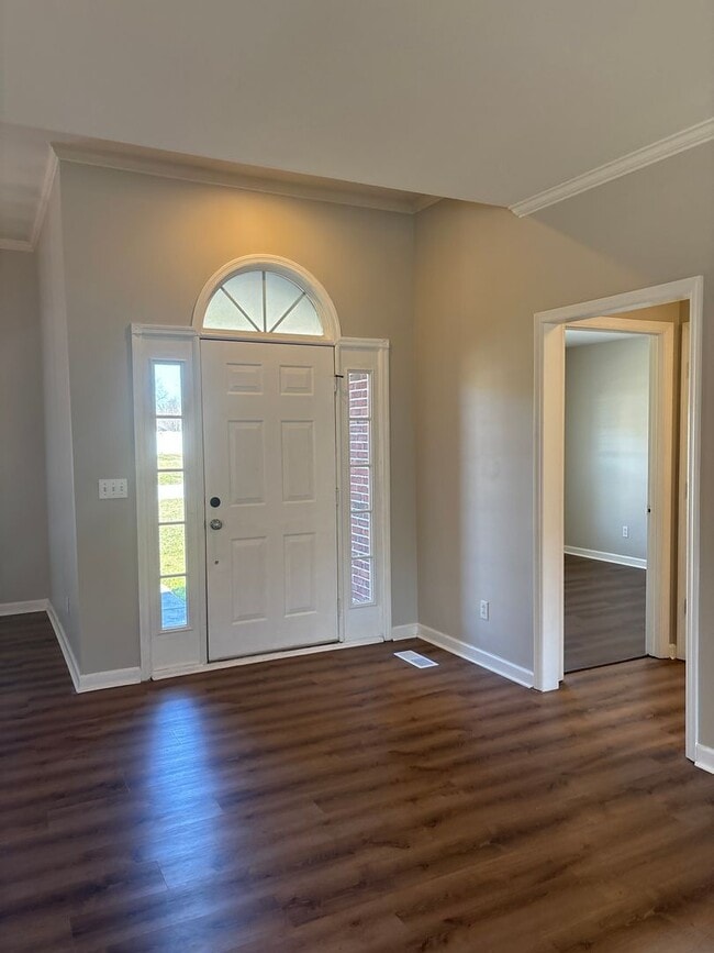 Photo - Spacious 3 Bedroom Home In Manchester...