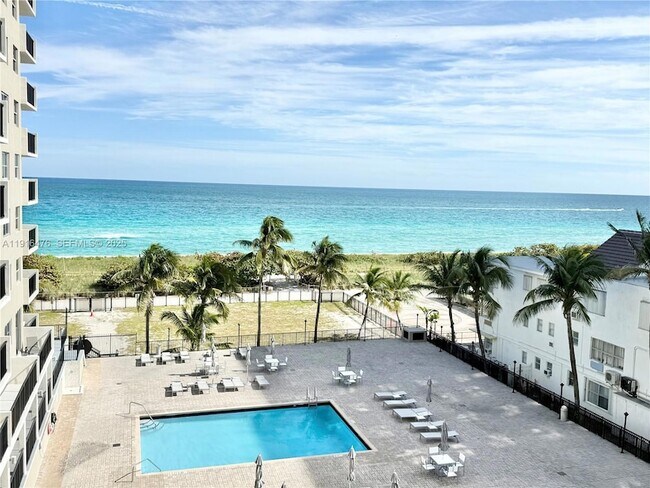 Building Photo - 9273 Collins Ave Unit 510