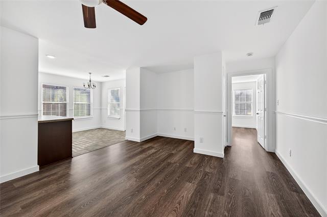 Photo - 704 E Sycamore St