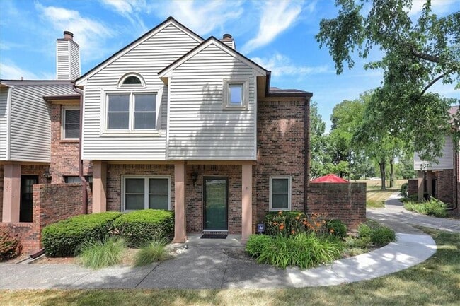 Photo - 9572 Maple Way Unit 7