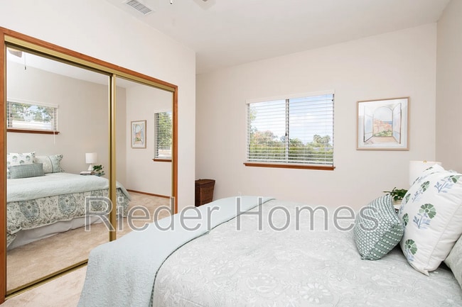 1606 Hackamore Rd