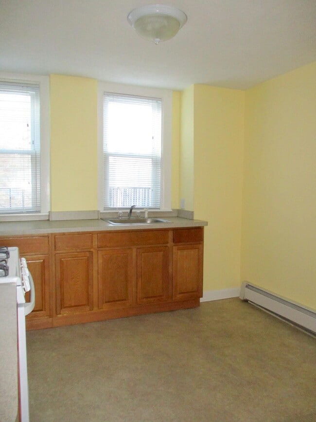 Photo - 2 Central St Unit #4