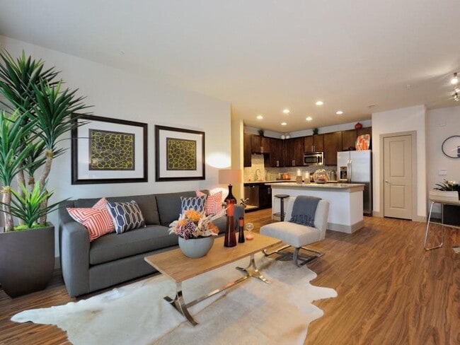 Building Photo - 5270 Town and Country Blvd Unit 114.5