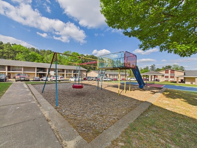 Photo - Oxford Pointe Apartments