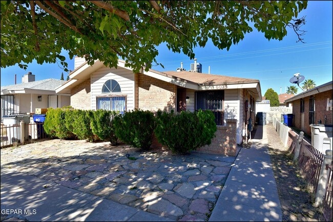 Photo - 6023 Bridalveil Dr