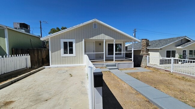 Building Photo - 218 F St