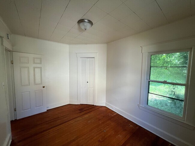 112 Adams Ave Unit 1st floor
