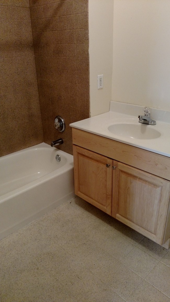 Crestmont Village, LLC
