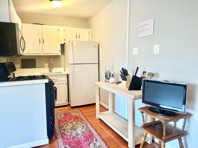 Photo - 1 Bed 1 Bath!  Pets Welcome!  Parking!