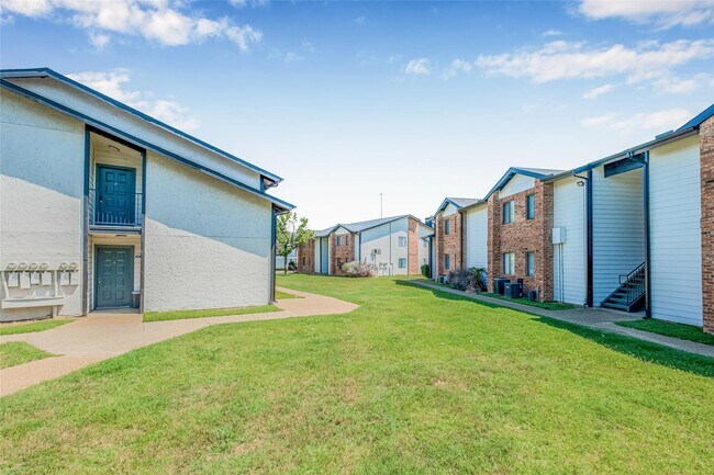 Photo - 4600 W Pioneer Dr Unit 233