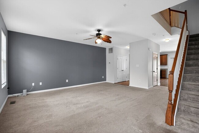 Photo - 2864 Hedgerow Pl