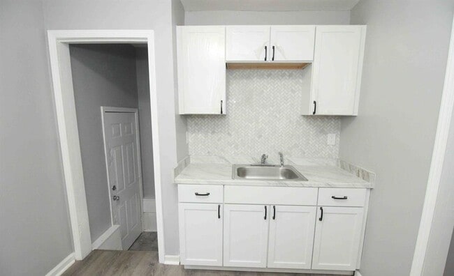 Photo - 19363 Rosemont Ave