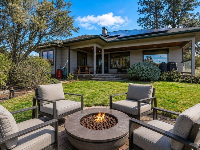 Photo - Beautiful 3-Bedroom Home Above Miller’s Landing with River and Mountain Vistas