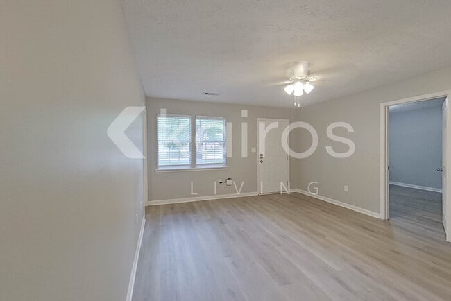 Photo - 170 Big Oak Cir