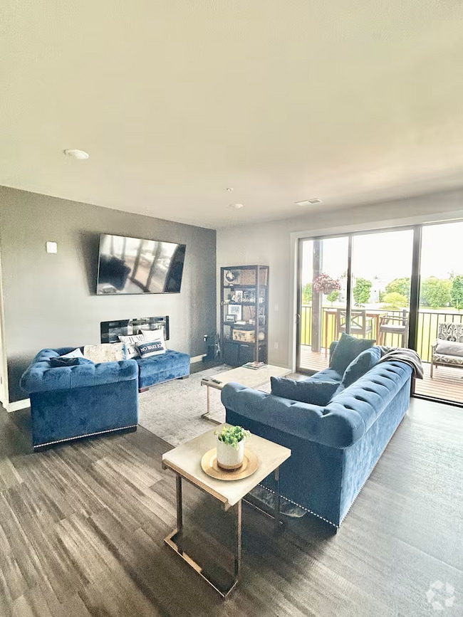 Building Photo - 750 S Pier Dr Unit South Pier - Sheboygan Rental