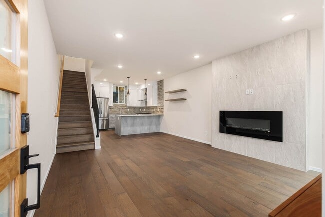 Photo - 802 29th Ave S