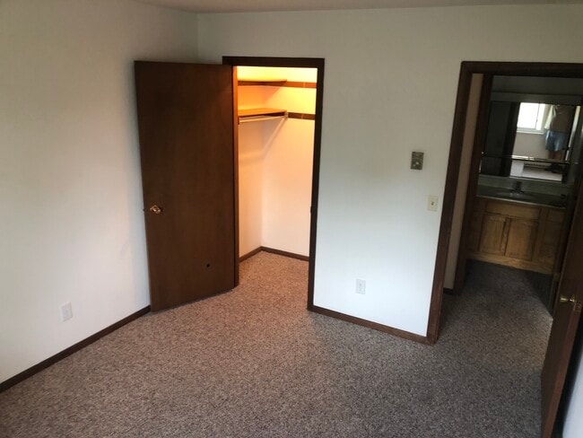 Bedroom - Park Meadow Apartments Unit 3