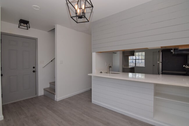 Photo - 7721 Oldridge Rd