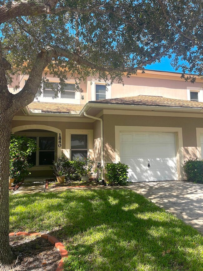 Building Photo - 1840 Sandhill Crane Dr Unit 1