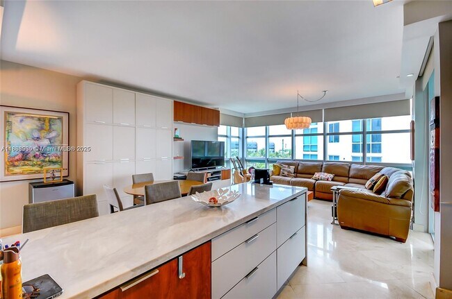 Photo - 3131 NE 188th St Unidad 1-808