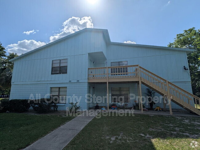 Building Photo - 2404 SW 31st Pl Unit #5 Rental