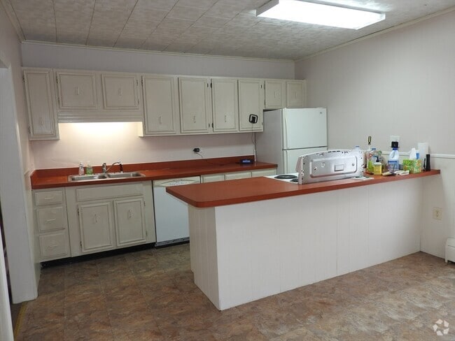 Building Photo - 91 Cote Ave Unit 1st Floor Rental
