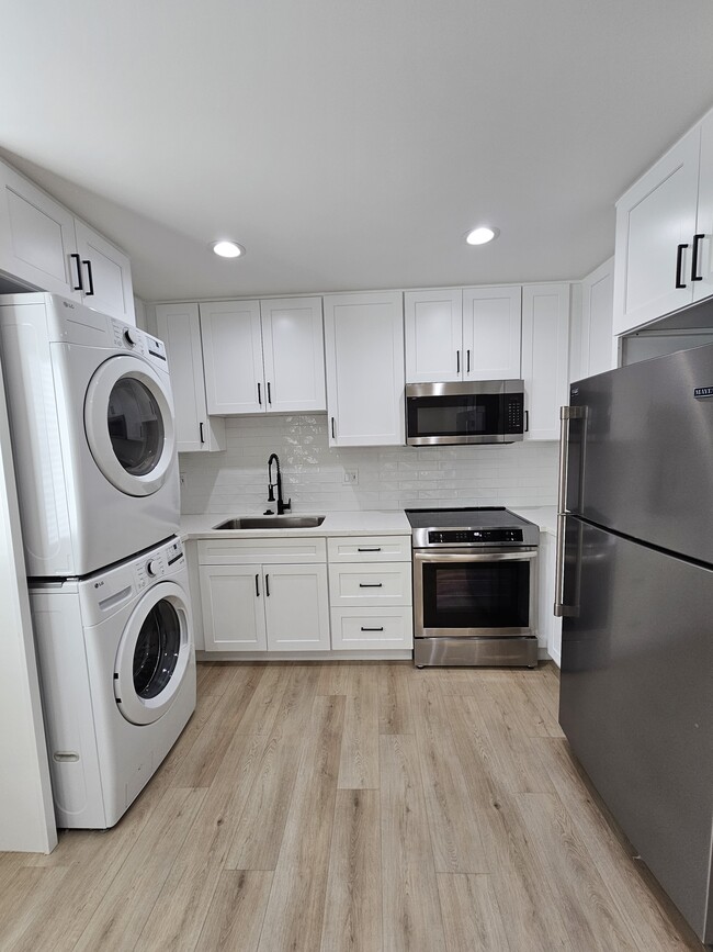 Building Photo - 11649 Sunglow St Unit 11651