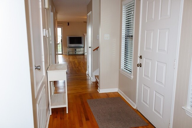 Photo - 787 Davis Rd