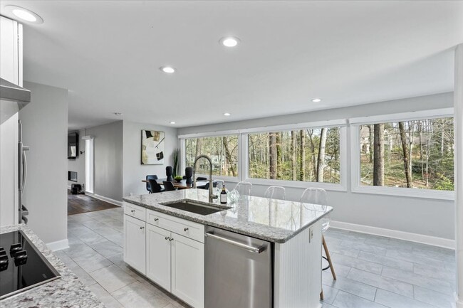 Photo - 1210 E Beechwood Dr NW