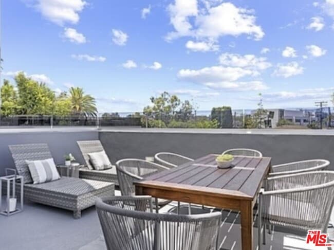616 Croft Ave Unit 8