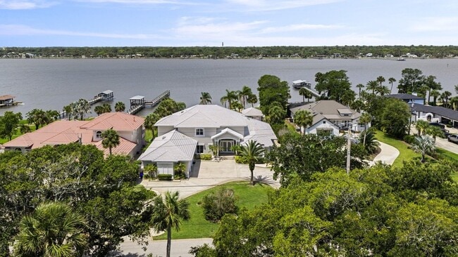 626 Riverside Dr