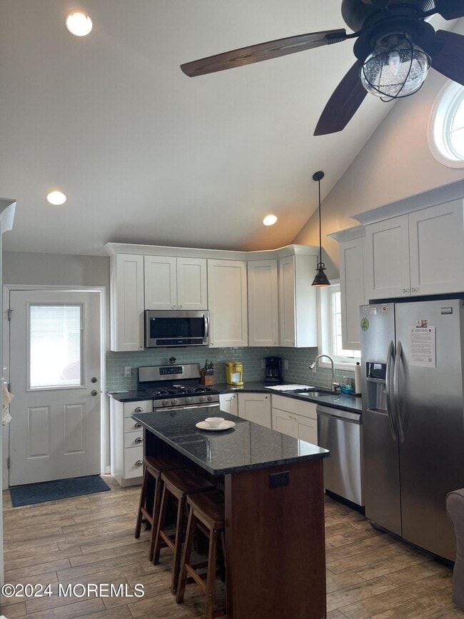 Photo - 104 W Chadwick Way