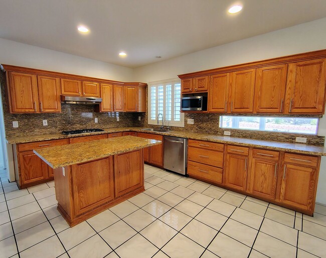 Photo - 267 Daisy Gold Ct