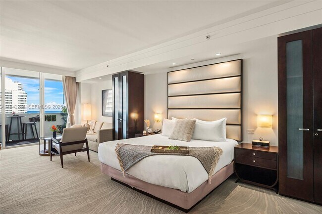 4391 Collins Ave Unit 802