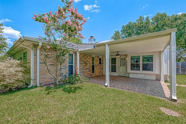 Photo - 2922 Lakefield Way