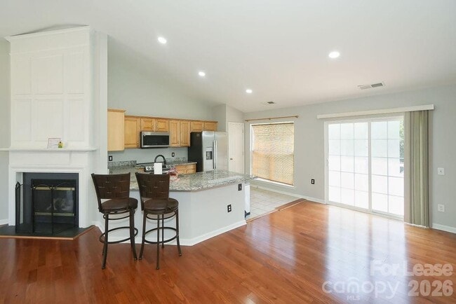 Photo - 6824 Southbrook Dr