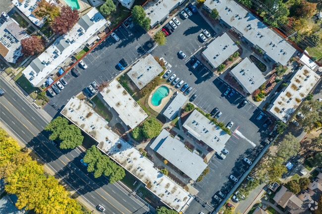 Gold Run Apartments