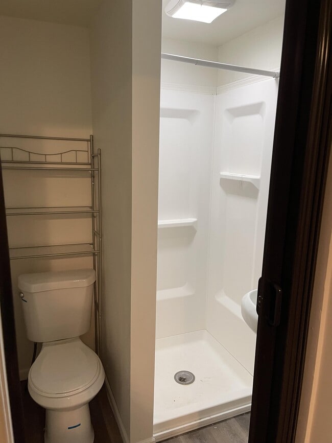 Photo - 807 Wood St
