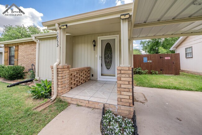 Photo - 2953 Moffett Ave