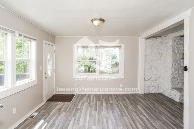 Photo - 445 N 9th Ave