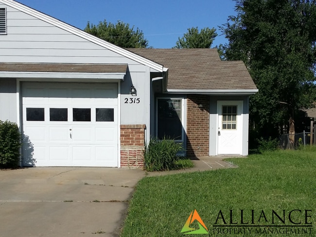 Building Photo - Willow Ln. 2313 - 15 Unit 2315