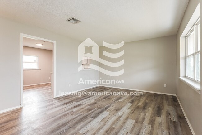 Photo - 912 Meadowridge Dr
